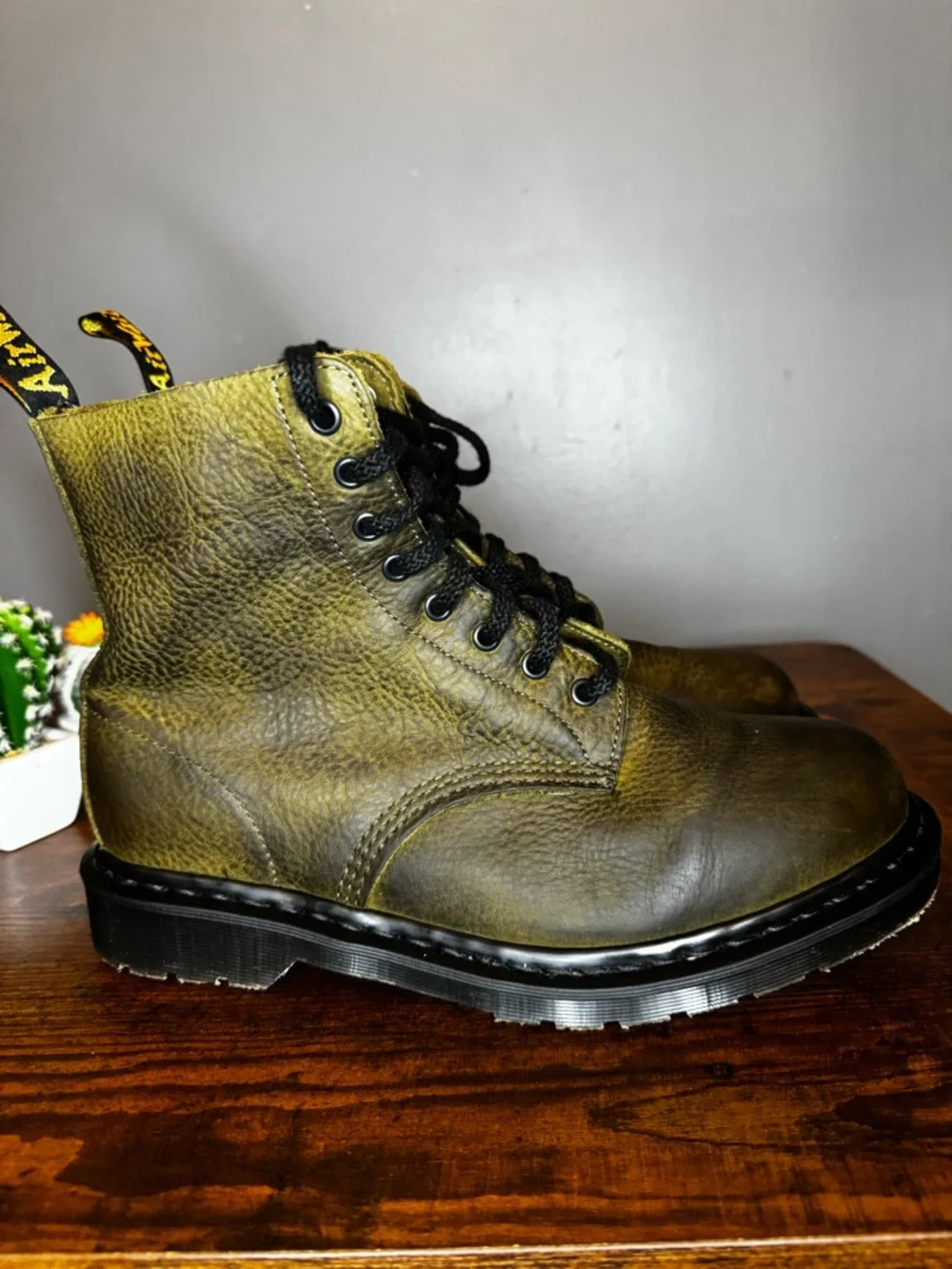 Awesome Dr. Martens 1460 PASCAL MADE IN ENGLAND TITAN LEATHER BOOTS - Picture 5 of 8